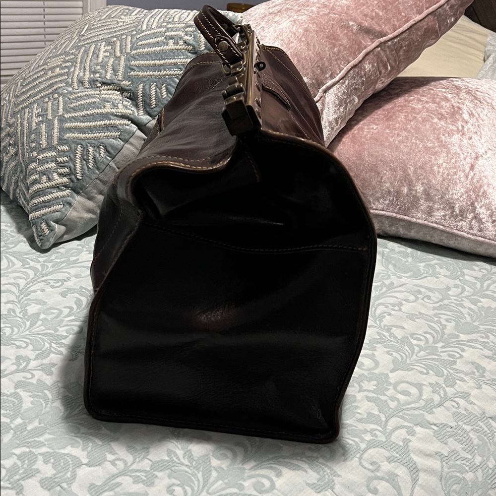 Exquisite Leather Weekend/Overnight bag. - Picture 4 of 10